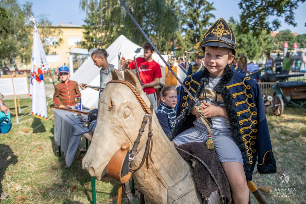 Nézd meg Közép-Európa legnagyobb jelmezes, historikus fesztiválját - Savaria Történelmi Karnevál 2025