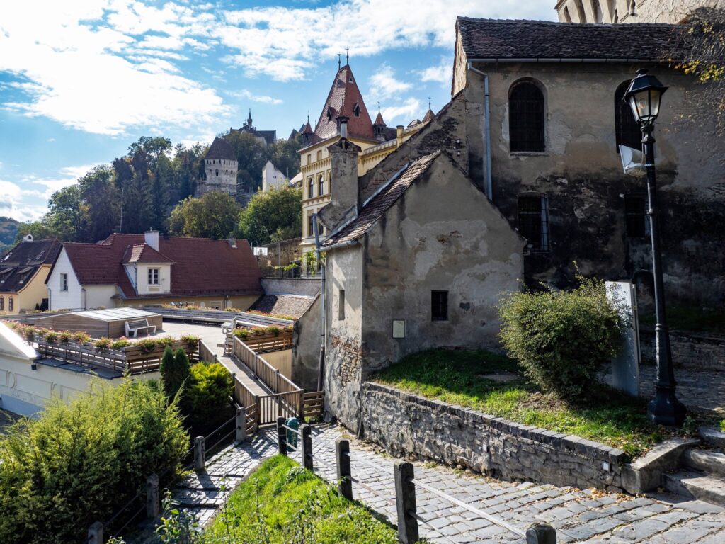 A mesebeli erdélyi falu, amiért még III. Károly brit király is rajong