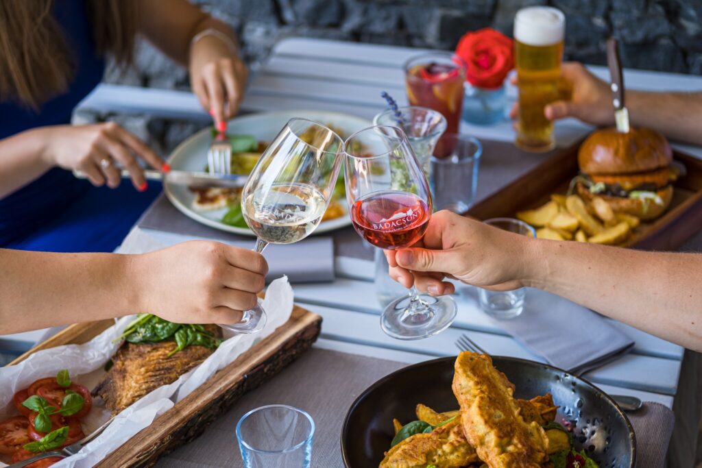 A legextrémebb balatoni helyek számokban - 10 balatoni „leg”, ami garantáltan meglep