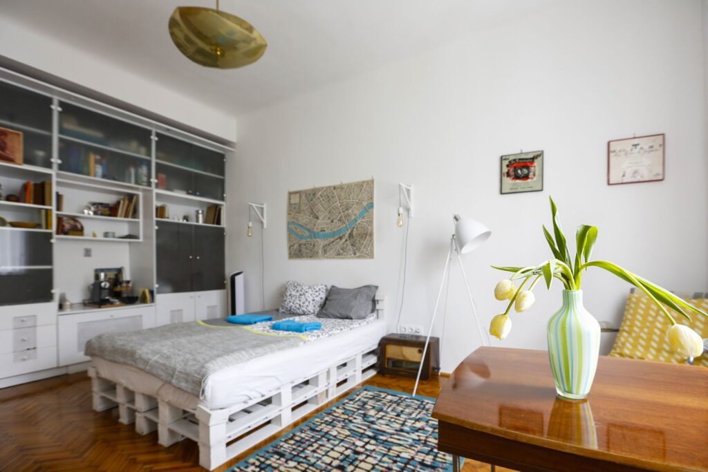 Megállótól megállóig: 10 budapesti autómentes kirándulás színes élményekkel