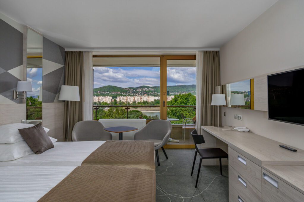 Megállótól megállóig: 10 budapesti autómentes kirándulás színes élményekkel