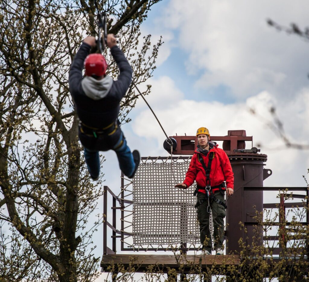 Őszi kalandlista: Függőhidak, csúszópályák és kalandparkok kicsiknek és nagyoknak