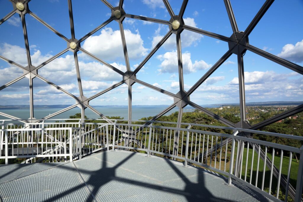 Kilátás, kaland, Balaton - Elvarázsol a balatonboglári lombkoronasétány!