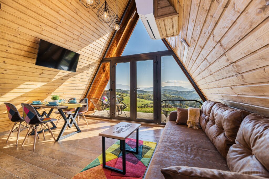 Repülj 1 órát a hegyek ölelésébe! Top 10 erdélyi wellness szállás kirándulástippekkel