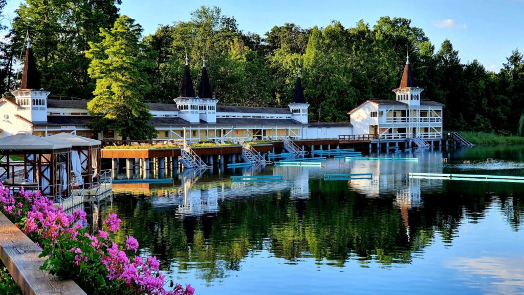 A hosszú élet titka: 10 hazai úti cél, ahol tehetsz a longevity-ért