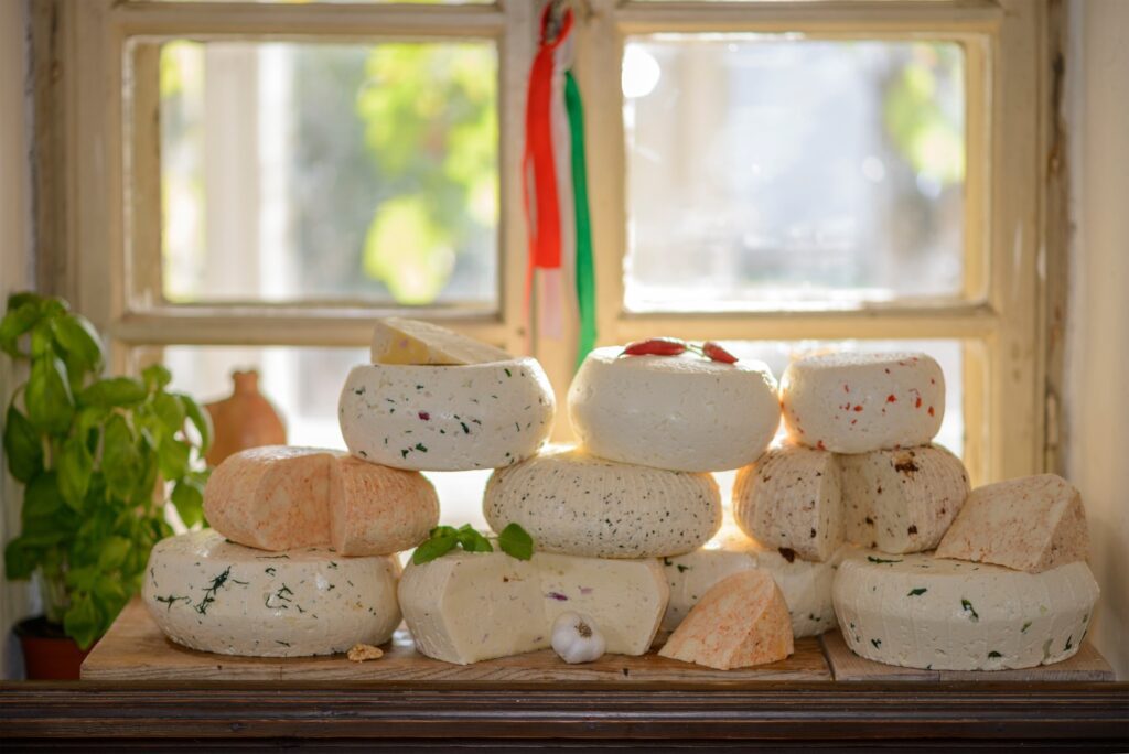 Ezt nemcsak látni, de kóstolni is kell! Híres sajtműhelyek és sajtmanufaktúrák Magyarországon