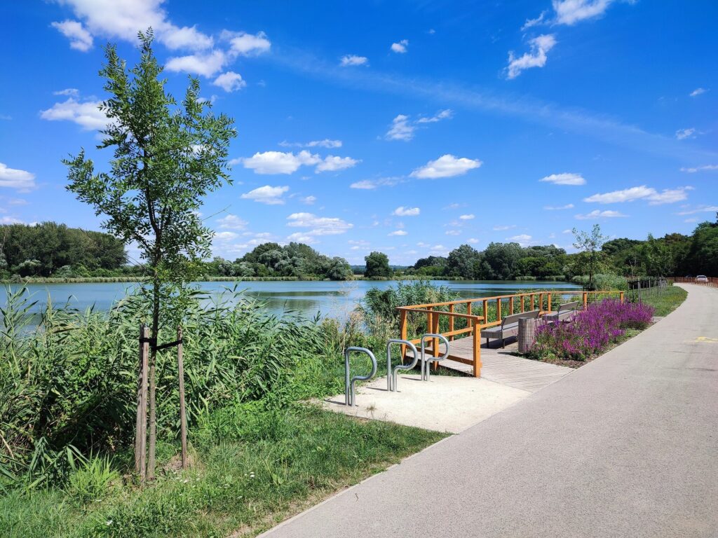 Megállótól megállóig: 10 budapesti autómentes kirándulás színes élményekkel