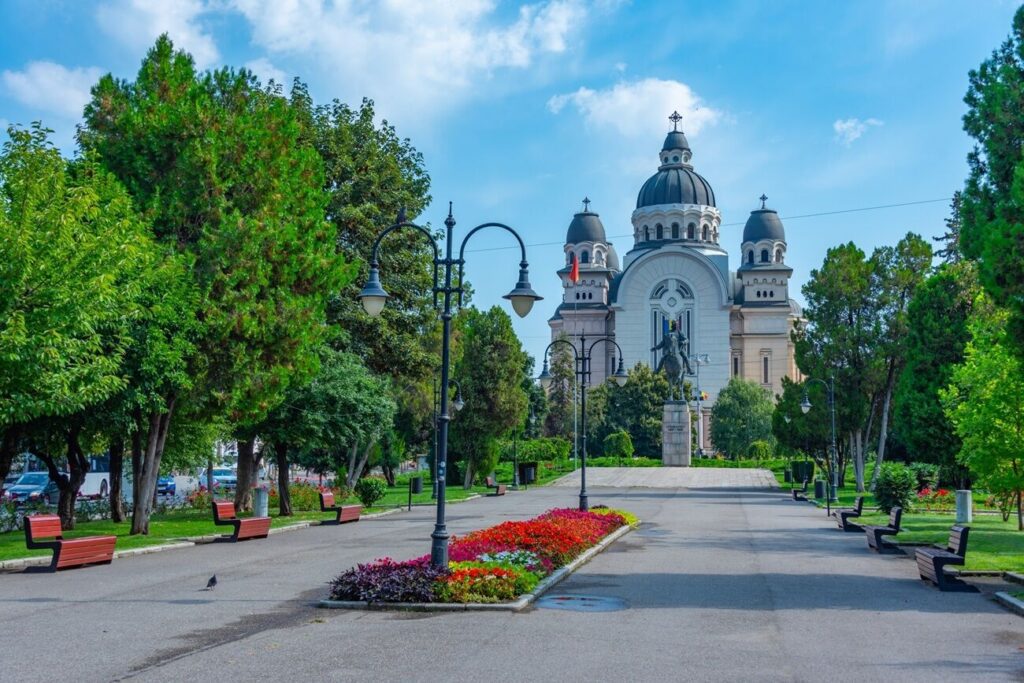 Repülj 1 órát a hegyek ölelésébe! Top 10 erdélyi wellness szállás kirándulástippekkel