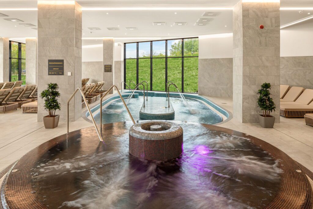 Így hozd ki a legtöbbet a hosszú hétvégi wellnessből gyerekkel: szállások medencével, játszószobával, játszótérrel