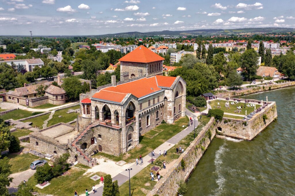 Készülj, jön a Witcher 4. évada! 10 magyar helyszín, ahol a Vaják sorozatot forgatták