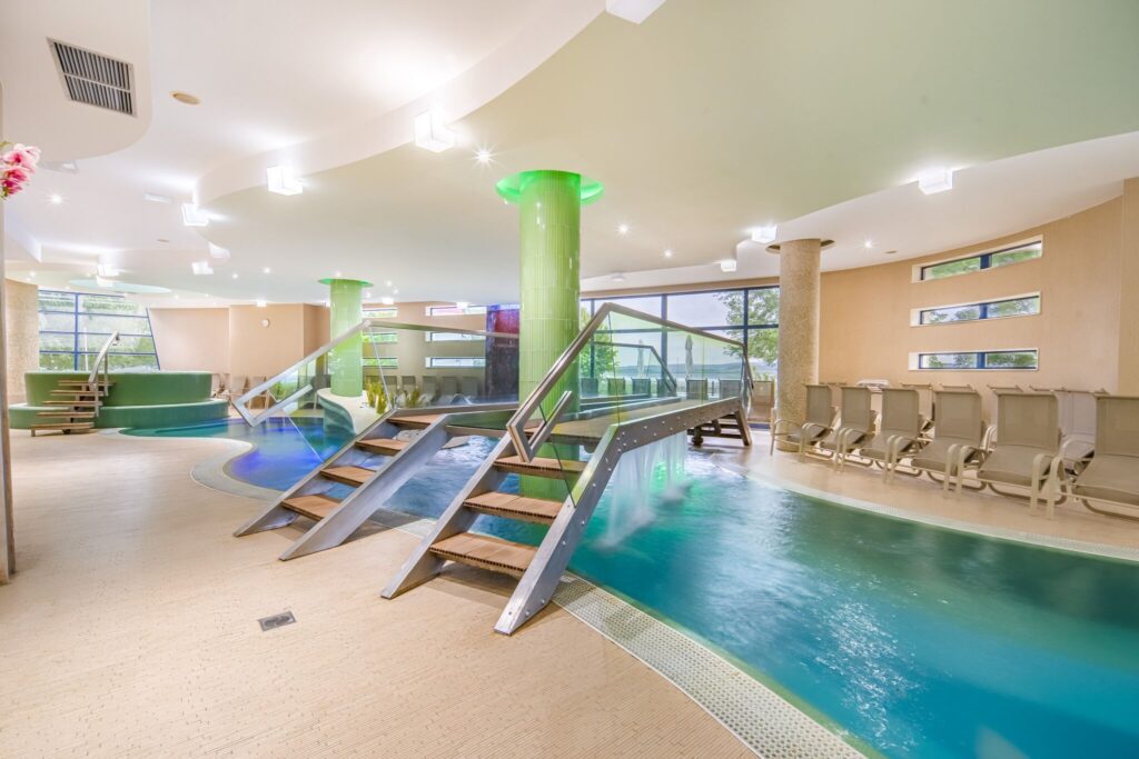 Így hozd ki a legtöbbet a hosszú hétvégi wellnessből gyerekkel: szállások medencével, játszószobával, játszótérrel