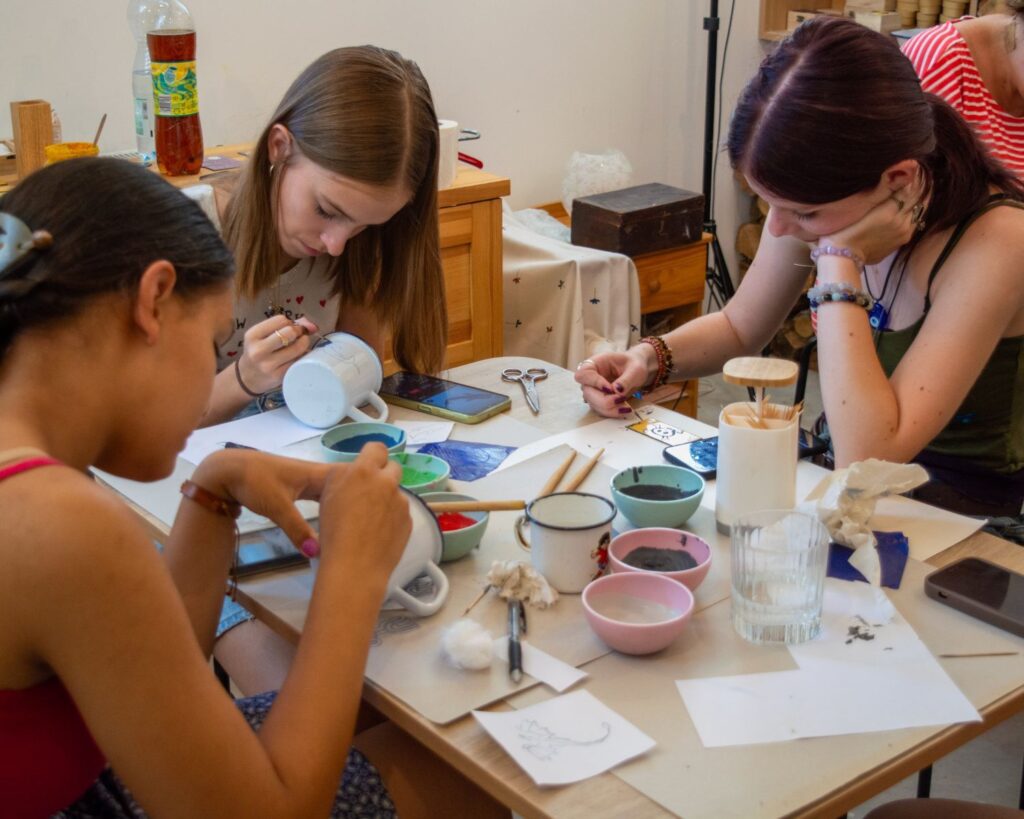 Mesébe illő falucska a hegyek és a Duna között: irány Zebegény!