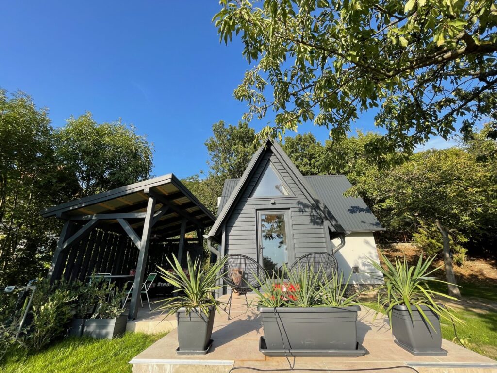 Vissza a természetbe - Mesés erdei faházak az őszre, ráadásul extrákkal!