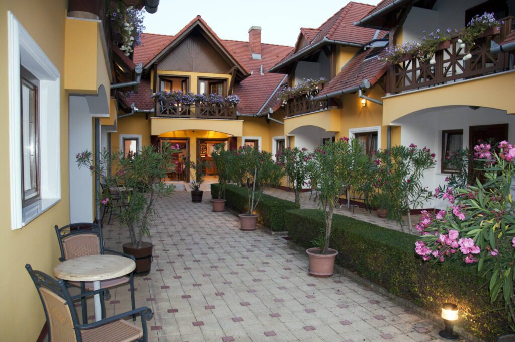 Ezért kihagyhatatlan élmény és látnivaló a Zalakarosi Ökopart