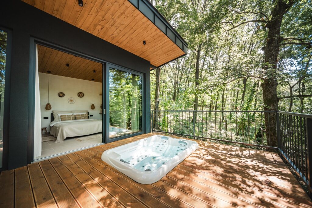 Vissza a természetbe - Mesés erdei faházak az őszre, ráadásul extrákkal!