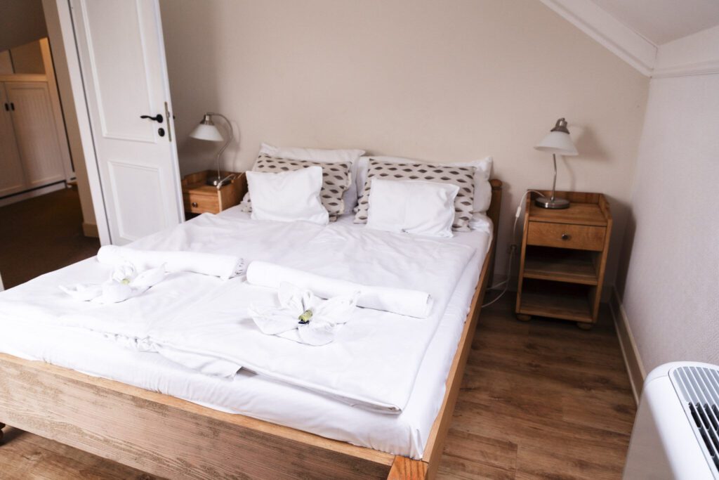 Misztikus szurdok új köntösben: megújult a Pilis egyik legkülönlegesebb célpontja, a Holdvilág-árok