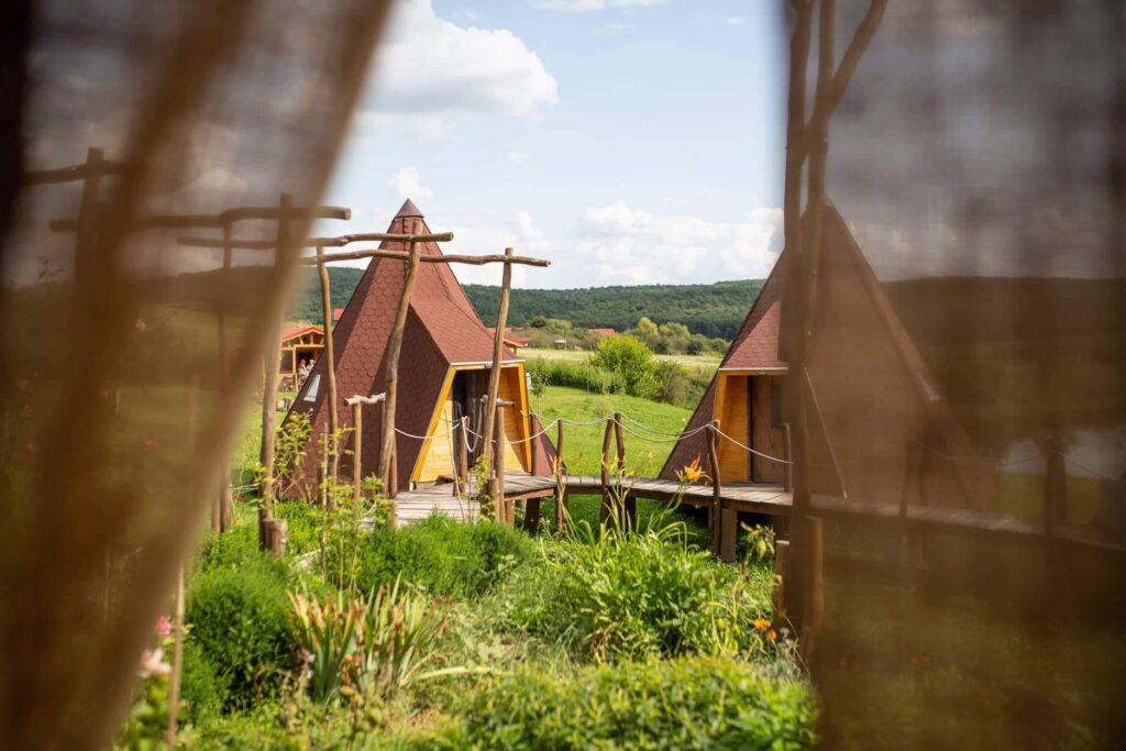 Eldugott települések és elképesztő szállások, amikről nem meglepő, ha még nem hallottál!