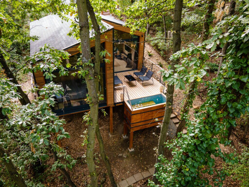 Vissza a természetbe - Mesés erdei faházak az őszre, ráadásul extrákkal!