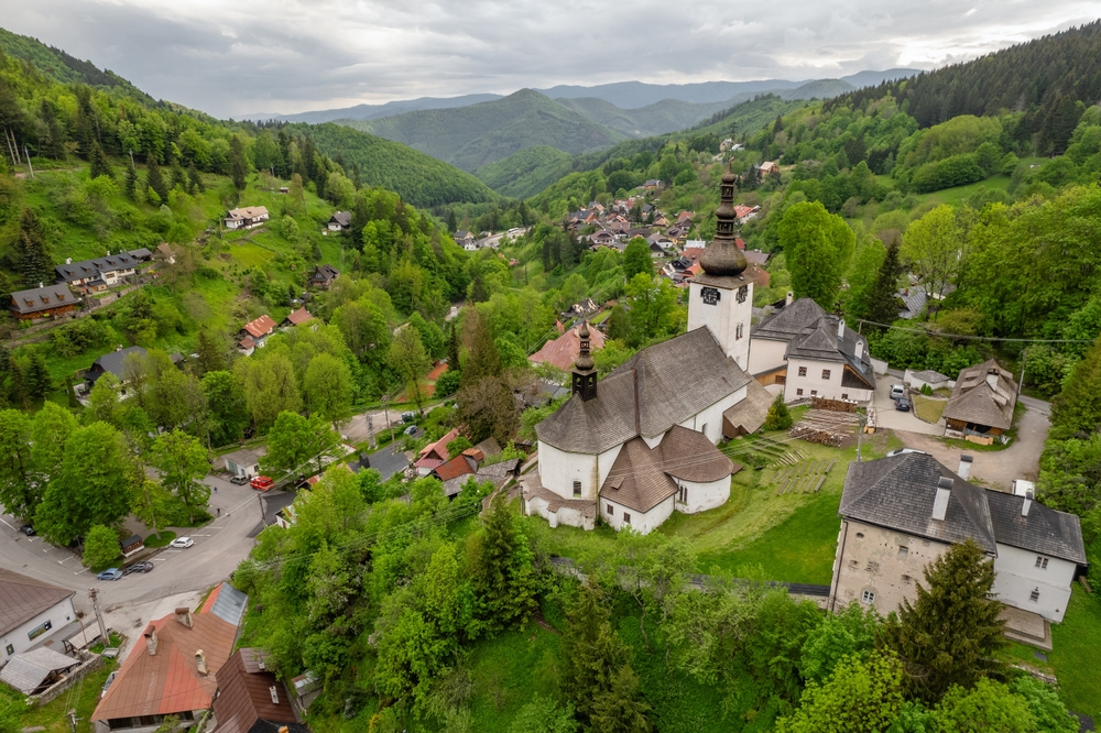 Felvidéki mesefalvak – Elvarázsol Úrvölgy és Besztercebánya környéke