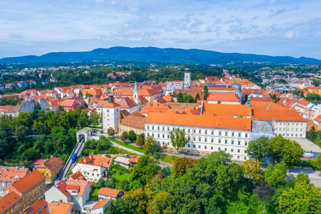 Vízesések, 500 lépcsős kihívás és középkori Medvevár Zágráb kapujában