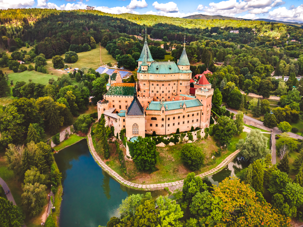 El sem hiszed, hogy Európa egyik legszebb vára csak egy ugrásra van tőlünk! Irány Bajmóc a Disneyland-vár!